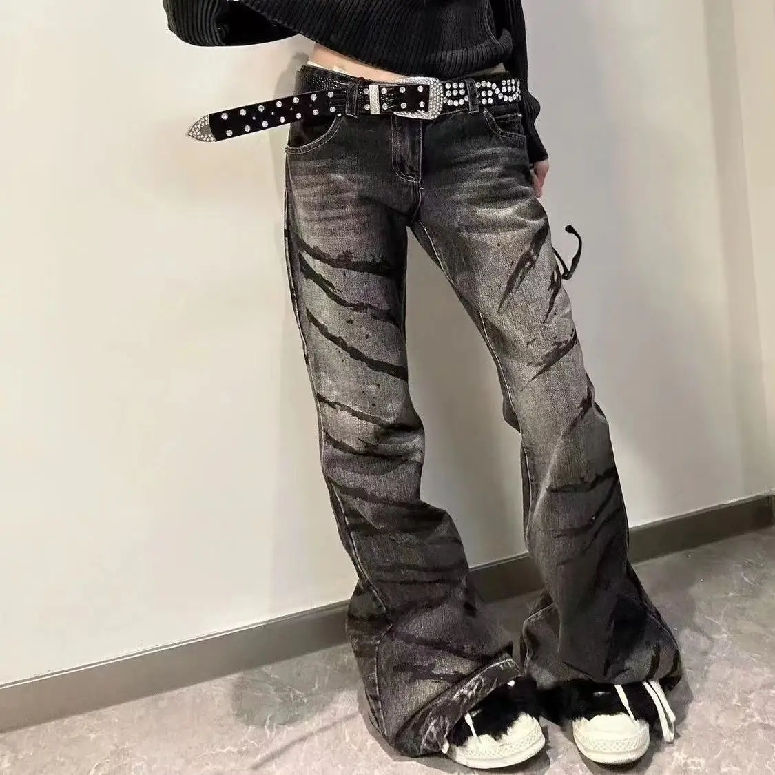 Vintage Black High-waisted Jeans with Color Collision Design - Retro Slim Fit Women's Pants