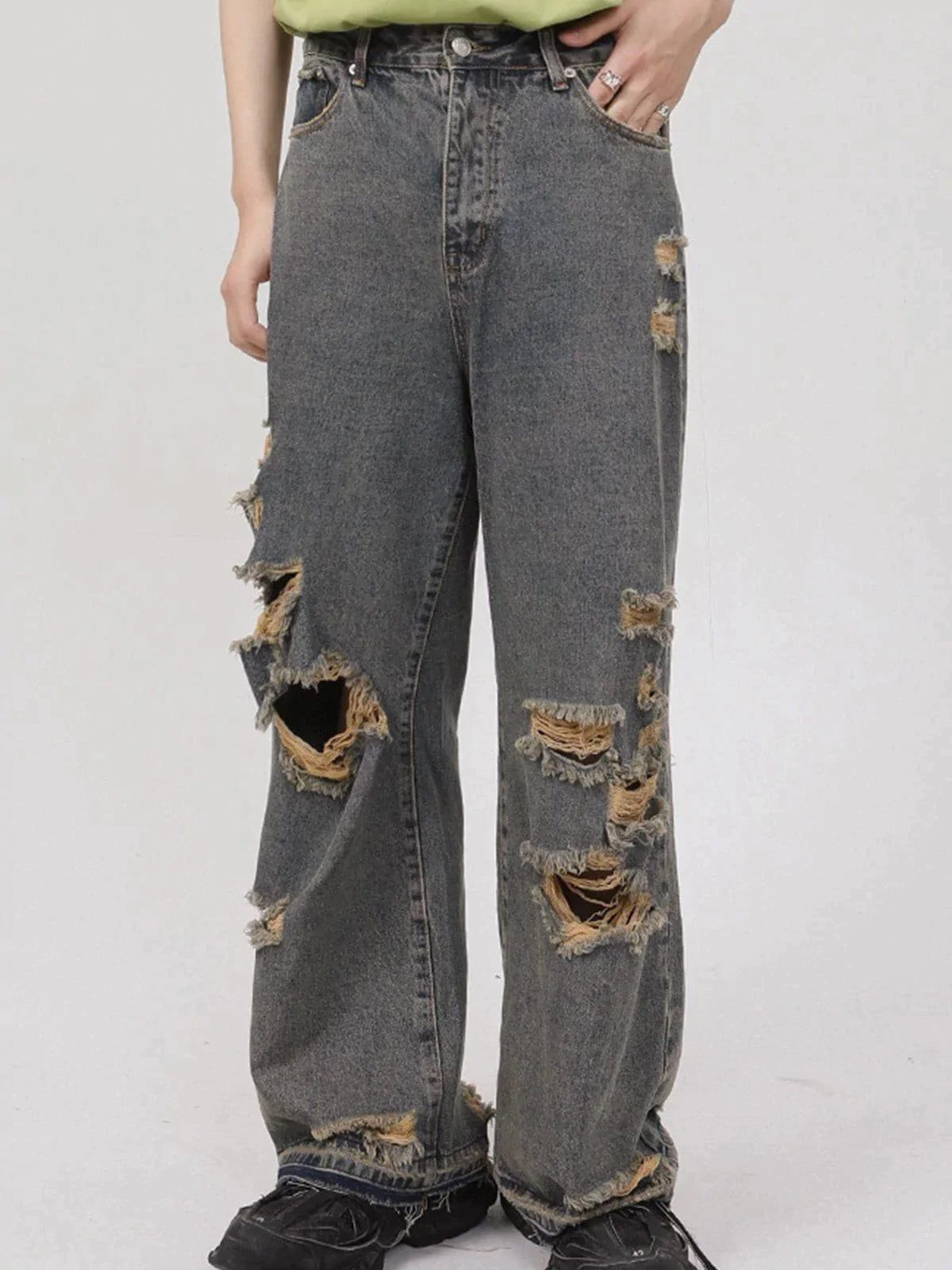 Youthful Straight Ripped Jeans Casual & Trendy Look
