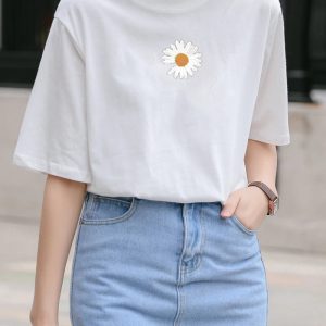Y2K Fashion Cottagecore Daisy Crop Tee - Perfect for Spring Outfits & Casual Looks