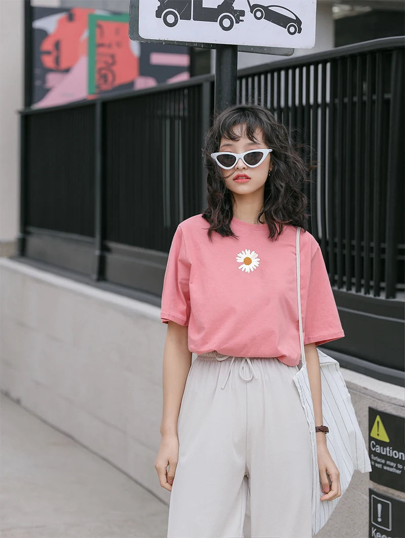 Y2K Fashion Cottagecore Daisy Crop Tee - Perfect for Spring Outfits & Casual Looks
