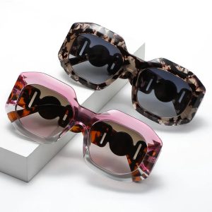 Y2K Fashion Oversized Square Sunglasses for Summer Outfits & Concert Looks