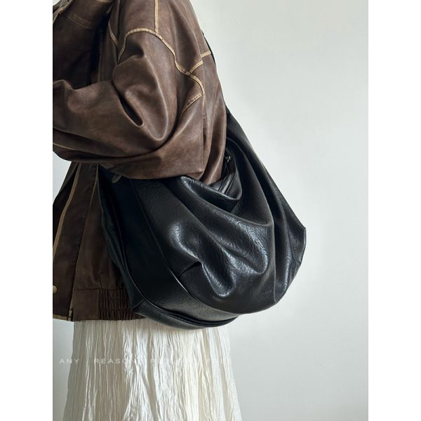 2024 Vintage Soft Leather Black Dumpling Bag for Women - Large Capacity Casual Shoulder Crossbody Tote