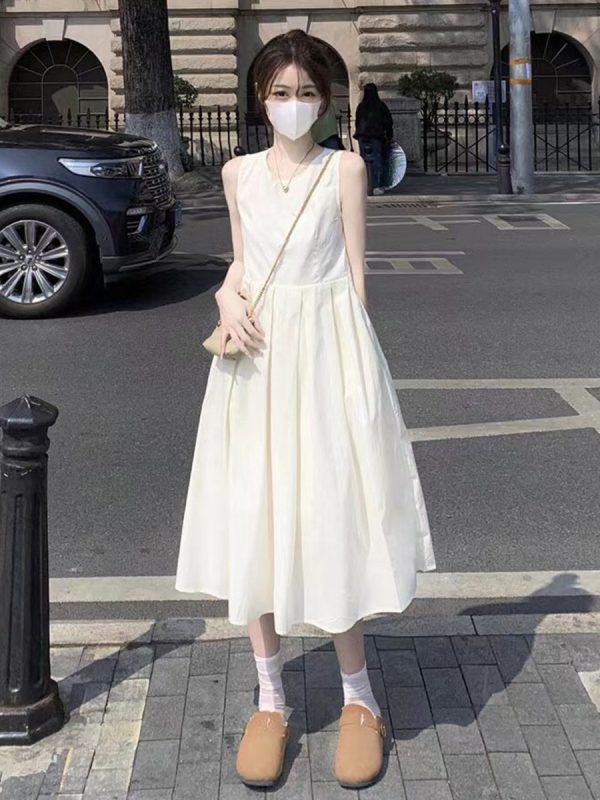 2025 Summer French Romantic Waist-Defined Sleeveless Fairy Long Dress for Petite Sizes - Elegant White Floral Style