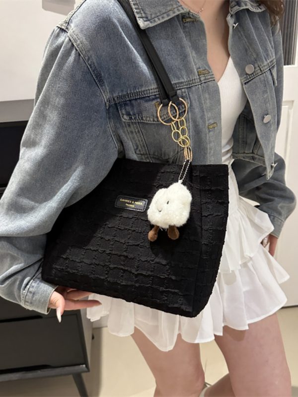 2025 Summer Minimalist High-End Large Handbag for Women - Versatile Shoulder Tote Bag with Spacious Capacity for Commuting