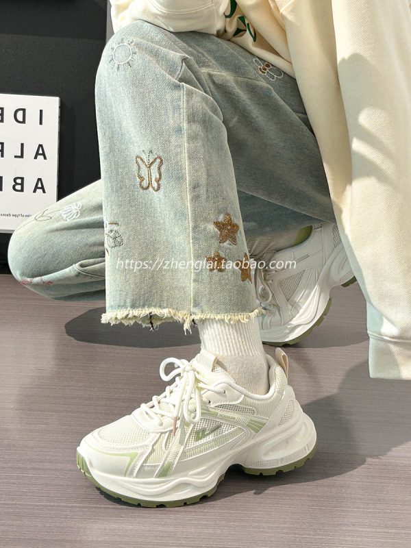 2025 Summer Unisex Height-Increasing Mesh Sports Shoes - Breathable White Dad Sneakers for Couples