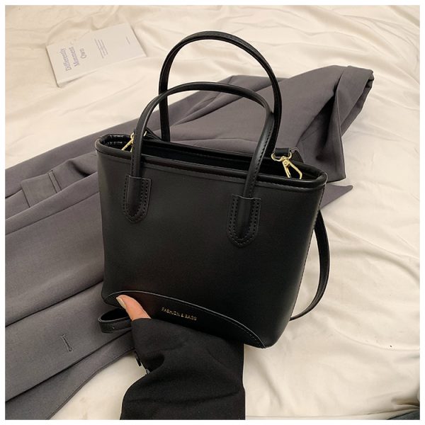 2025 Summer Versatile Water-Resistant Commuter Tote Bag - Fashionable Bucket Crossbody Bag for Women
