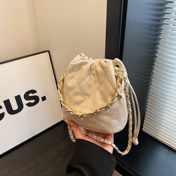 2025 Trendy Diamond-Shaped Chain Small Shoulder Crossbody Bag for Women, Versatile Stylish Tote Bucket Bag
