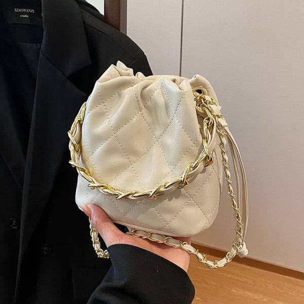 2025 Trendy Diamond-Shaped Chain Small Shoulder Crossbody Bag for Women, Versatile Stylish Tote Bucket Bag