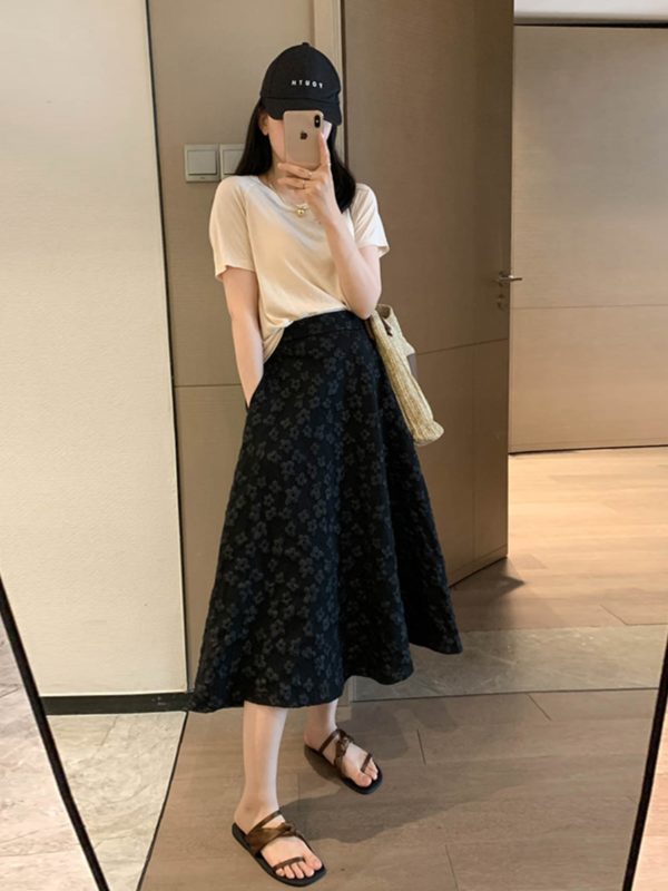 3D Relief Floral Umbrella Skirt with Pockets, High-Waisted A-Line, Vintage Black and White, Women's Spring Summer Fashion