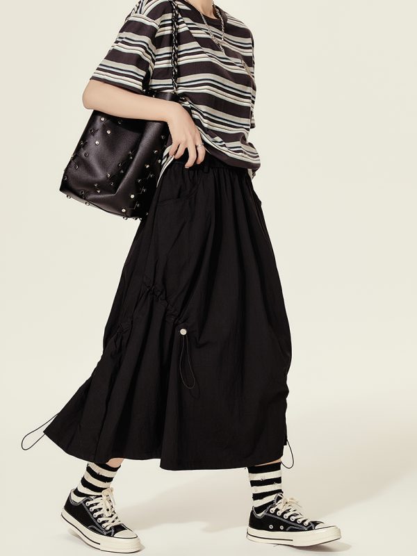 American Retro Black A-Line Half Skirt for Women, Summer Asymmetric Drawstring Design, Hip-Covering Umbrella Style