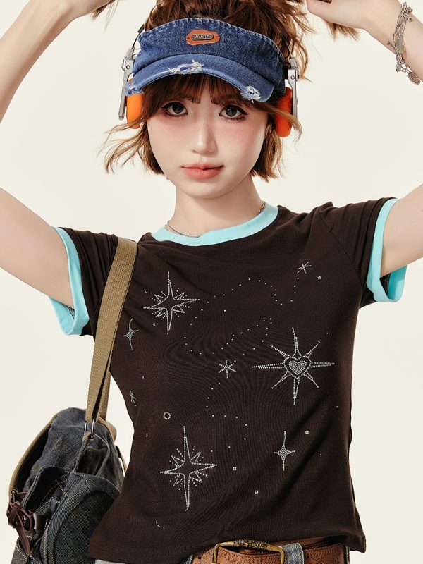American Retro Brown Round Neck Short Sleeve T-Shirt for Women - Rhinestone Slim Fit Summer Top, 90s Inspired Fashion