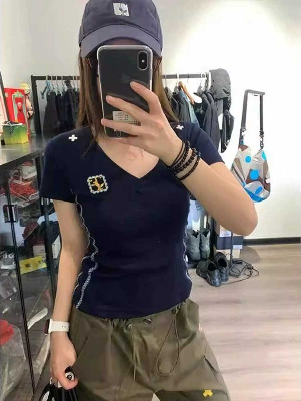 American Retro Embroidered V-Neck Short Sleeve T-Shirt for Women - Summer 2025 Slim Fit Cropped Top, Sexy Y2K Style