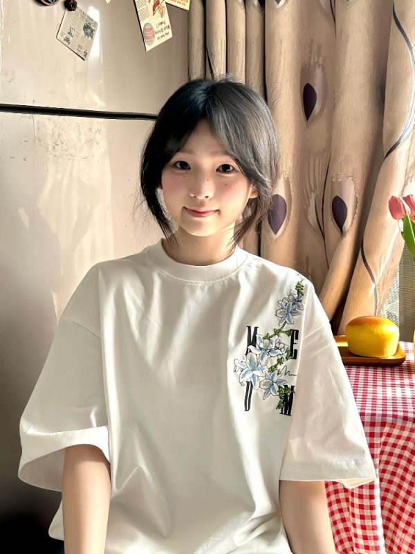 American Retro Embroidered Vine Floral Short Sleeve T-Shirt for Women - Trendy Oversized Summer 2025 High Street Style