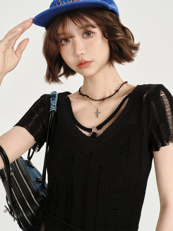 American Retro Hollowed-Out Ripped Short-Sleeve Cover-Up for Women - Slim-Fit Summer Top in Girly Style