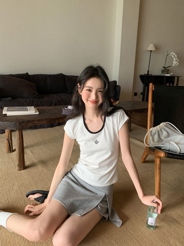 American Retro Letter Embroidery Color-Blocking U-Neck Short Sleeve T-Shirt for Women - Summer Slim Fit 90s Style Top