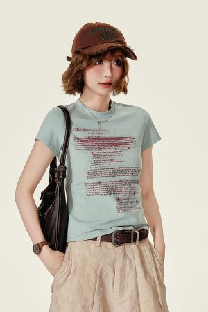 American Retro Letter Print Short Sleeve T-Shirt for Women â€“ Slim Fit Summer Top in Girly Style