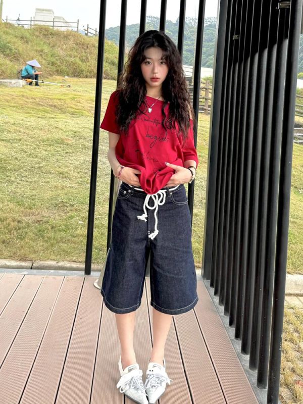 American Retro Off-Shoulder Short-Sleeve Women's Summer Letter Print Red T-Shirt - Trendy Loose Slim Fit Top for Y2K Style