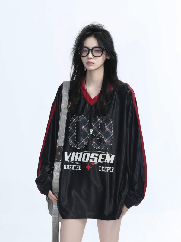 American Retro Oversized White Long Sleeve T-Shirt for Women - Cozy Polo Jersey Sweatshirt with Mountain Quote for Autumn Fashion