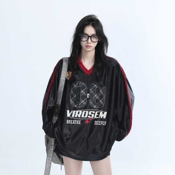 American Retro Oversized White Long Sleeve T-Shirt for Women - Cozy Polo Jersey Sweatshirt with Mountain Quote for Autumn Fashion