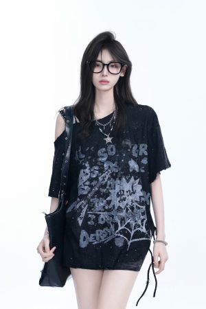 American Retro Sit and Eat Graffiti Off-Shoulder Short Sleeve T-Shirt for Women, Loose Fit, INS Style, Y2K Aesthetic