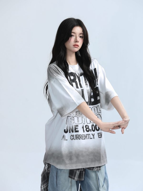 American Retro Tie-Dye Red Short Sleeve T-Shirt for Women - Heavy-Duty Loose Fit Summer Tee with Mountain Graphic Design