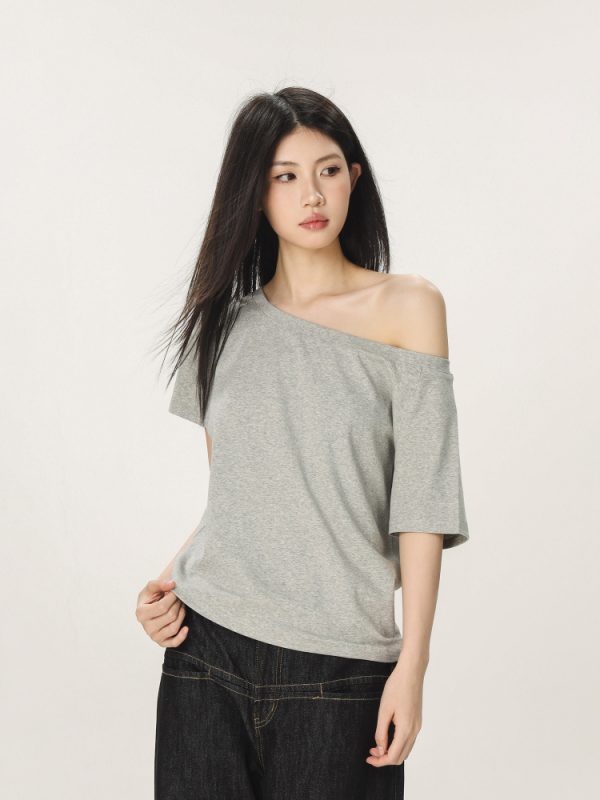 American Style Slouchy Loose Short Sleeve T-shirt for Women - Summer Off-Shoulder Casual Top, Beer Team Captain Design