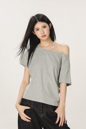 American Style Slouchy Loose Short Sleeve T-shirt for Women - Summer Off-Shoulder Casual Top, Beer Team Captain Design