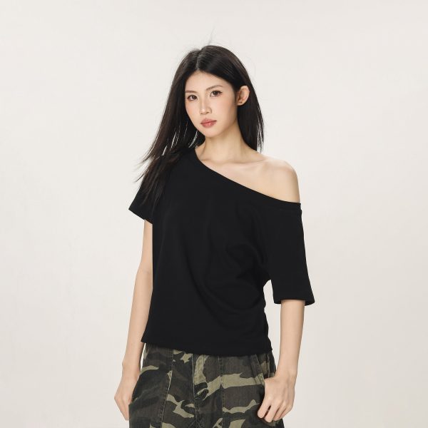 American Style Slouchy Loose Short Sleeve T-shirt for Women - Summer Off-Shoulder Casual Top, Beer Team Captain Design