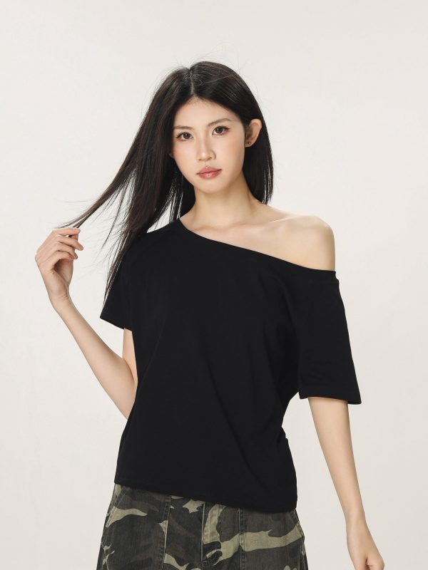 American Style Slouchy Loose Short Sleeve T-shirt for Women - Summer Off-Shoulder Casual Top, Beer Team Captain Design