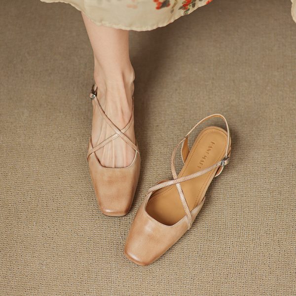 Artistic Retro Chinese-Style Cross Strap Slimming Genuine Leather Flats Sandals for Women - 90s Inspired Design