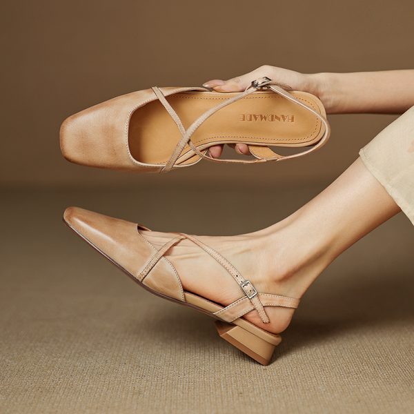 Artistic Retro Chinese-Style Cross Strap Slimming Genuine Leather Flats Sandals for Women - 90s Inspired Design