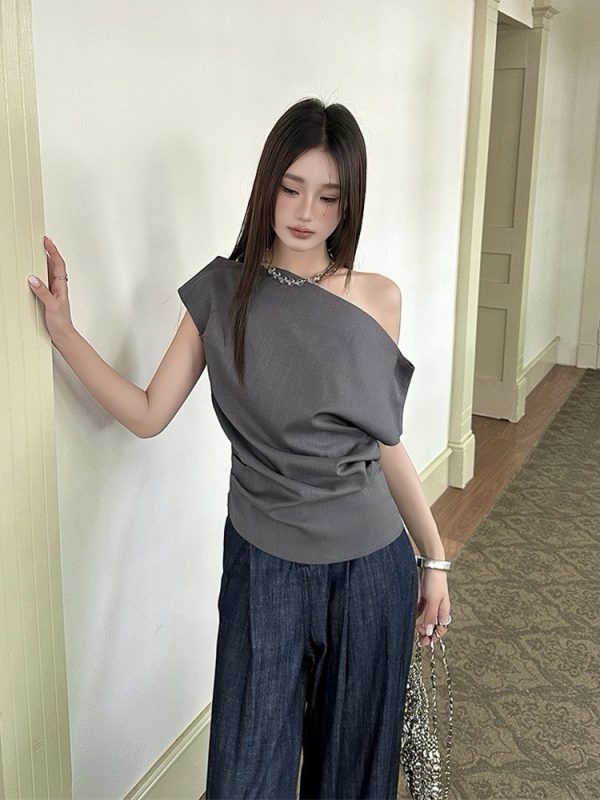 Asymmetrical One-Shoulder T-Shirt for Women, Minimalist Ruched Slim Fit Top, 2025 Summer Fashion, Trendy Off-Shoulder Style