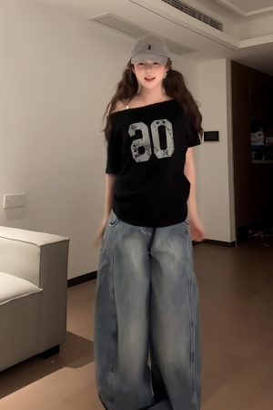 Black Asymmetrical Shoulder Short Sleeve Off-Shoulder T-Shirt with Digital Print â€“ Trendy Women's Casual Summer Top in American Style