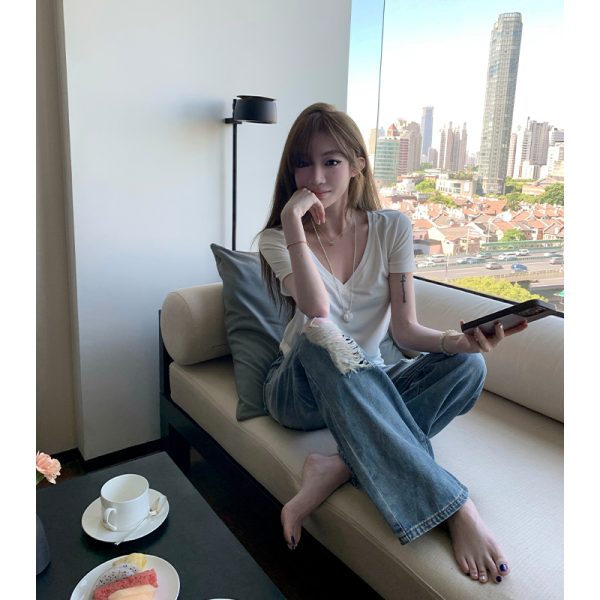 Breathable Cool V-Neck Short Sleeve T-Shirt for Women - Loose Slim Fit White Top, Perfect for Casual 90s and Y2K Style