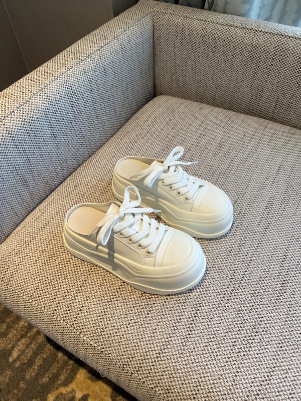Casual Slip-On Thick-Soled White Slippers for Women - Sweet & Versatile 2025 Style Half-Drag Shoes