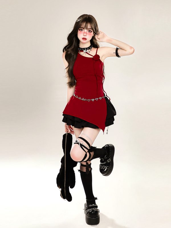 Chic Red Off-Shoulder Top for Women - Summer Y2K Slim-Fit Sleeveless T-Shirt, Waist-Cinching Concert Outfit