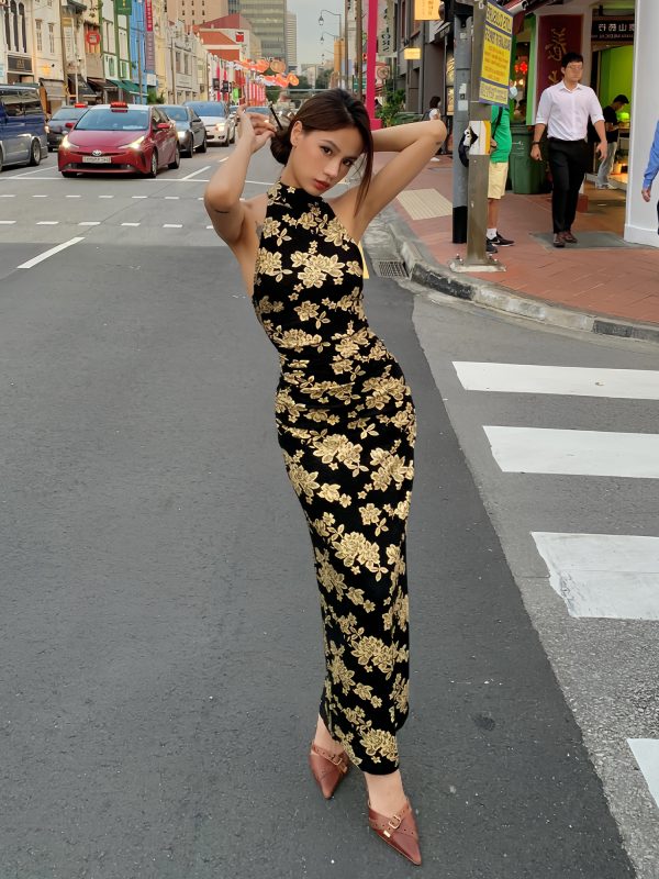Chinese-Style Qipao with Gold Foil, Sexy Halter Neck Evening Dress, National Style, High-End Fashion for Elegant Occasions