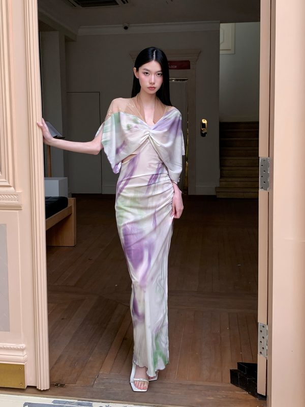 Chinese-Style Vacation Dress with Chest Pads - Flowing Kite Shadow Design, Deconstructed Aesthetic for Effortless Summer Style