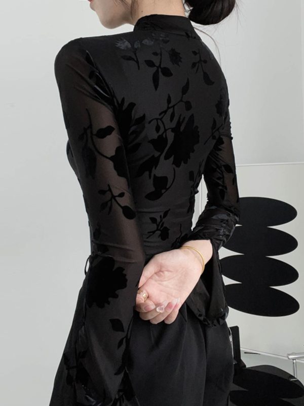 Chinese-Style Velvet Long Sleeve Top with Button Design - Slim Fit Vintage Shirt for Spring and Summer