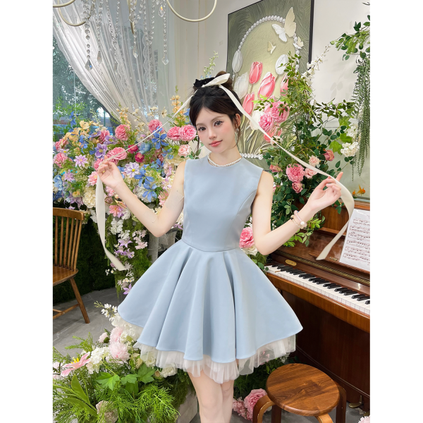 Color-Block Mesh Sleeveless French Hepburn-Style Puff Skirt Ballet Dress for Noble Ladies - Elegant Waist-Cinching Design
