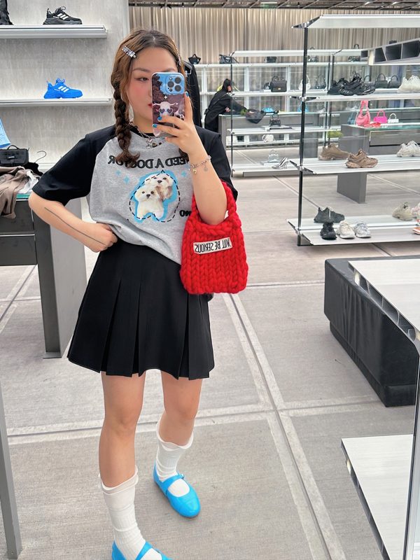 Color-Block Short Sleeve T-Shirt for Women with Shoulder Pads - Stylish Summer 2025 Blouse, Age-Reducing, Trendy Fashion Top