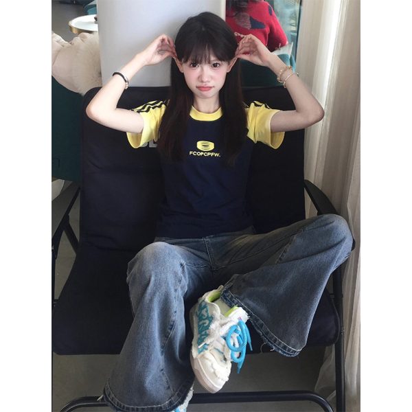 Color-Blocked Raglan Sleeve T-Shirt for Women - Slim-Fit, Stretchy Summer Top with Letter Print - 90s Inspired Style