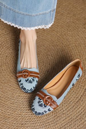 Color-Blocking Canvas Flat Shoes for Women - Round Toe, Embroidered, Comfortable and Versatile, Perfect for Everyday Wear