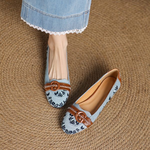 Color-Blocking Canvas Flat Shoes for Women - Round Toe, Embroidered, Comfortable and Versatile, Perfect for Everyday Wear