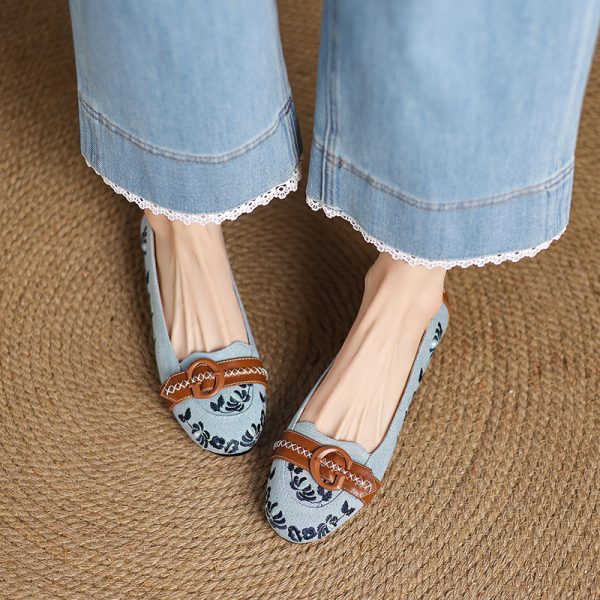 Color-Blocking Canvas Flat Shoes for Women - Round Toe, Embroidered, Comfortable and Versatile, Perfect for Everyday Wear