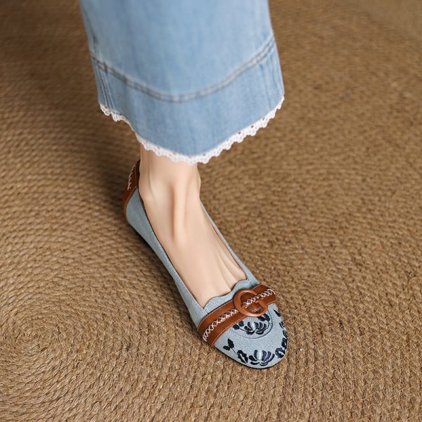 Color-Blocking Canvas Flat Shoes for Women - Round Toe, Embroidered, Comfortable and Versatile, Perfect for Everyday Wear