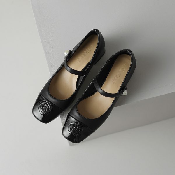 Color-Blocking Leather Mary Jane Shoes for Women - Artistic Camellia Design, Square-Toe, Mid-Heel - Spring Fashion