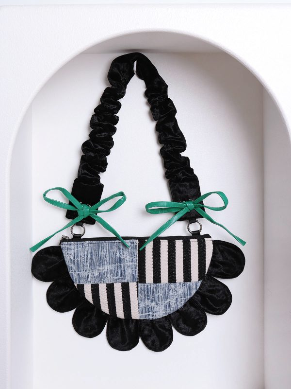 Contrasting Color Floral Underarm Bag - Spliced Denim Bow Half-Moon Crossbody Bag for Autumn & Winter, Niche Design