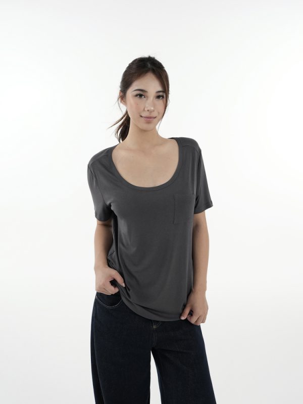 Cool Feel Loose Short Sleeve T-Shirt with Big Round Neck and Low-Cut Design - Perfect for Casual 90s Style