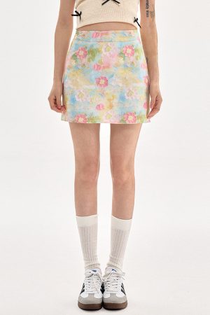 Cute Everyday Outfits, Outfit Inspo Casual Pastel Brushstroke Floral Mini Skirt